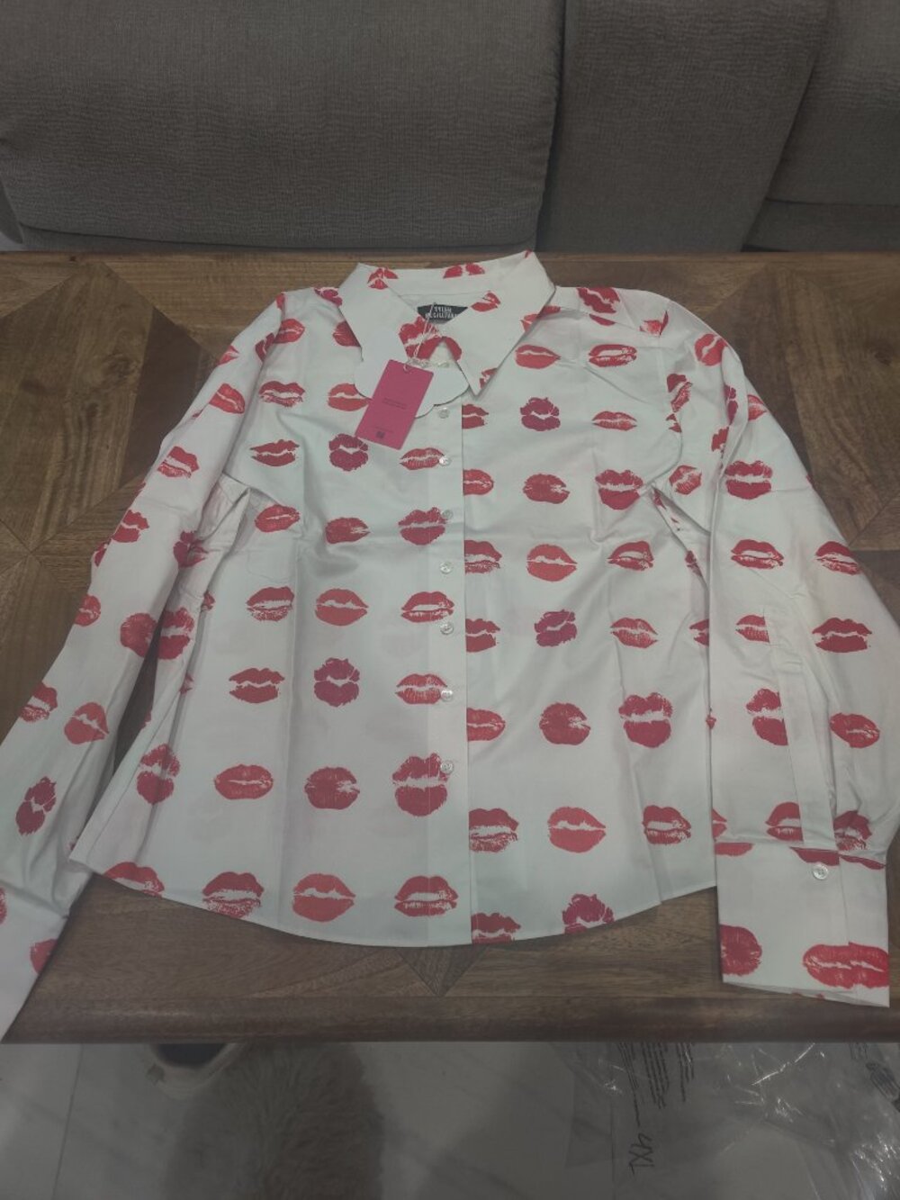 Tyler McGillivary top size 2x New